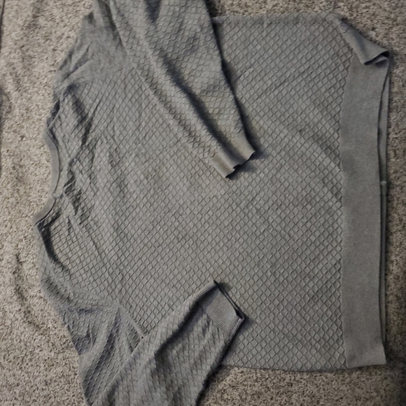 LORD AND TAYLOR SWEATER - Picture 5 of 5